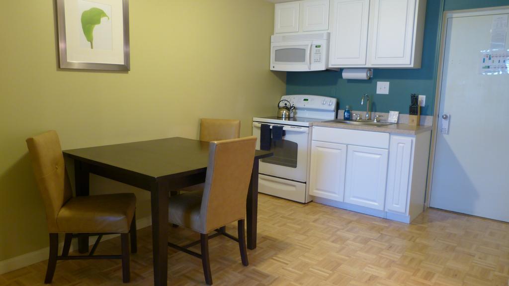 Inn At Deep Creek Oakland Room photo